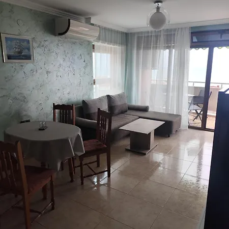 Lazur 5 Apartment *