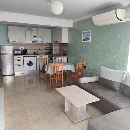 Lazur 5 Apartment